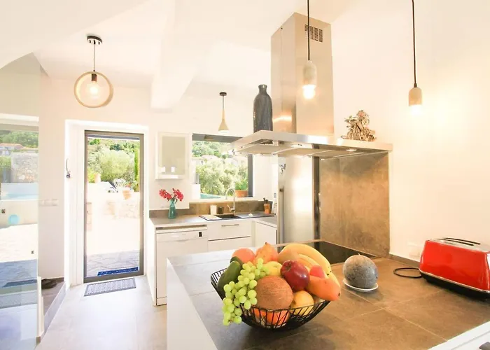 Villa Arkoudi - Enjoy Panoramic Ocean Views From A Serene Mountain Setting *