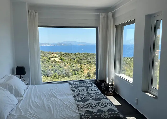 Villa Arkoudi - Enjoy Panoramic Ocean Views From A Serene Mountain Setting